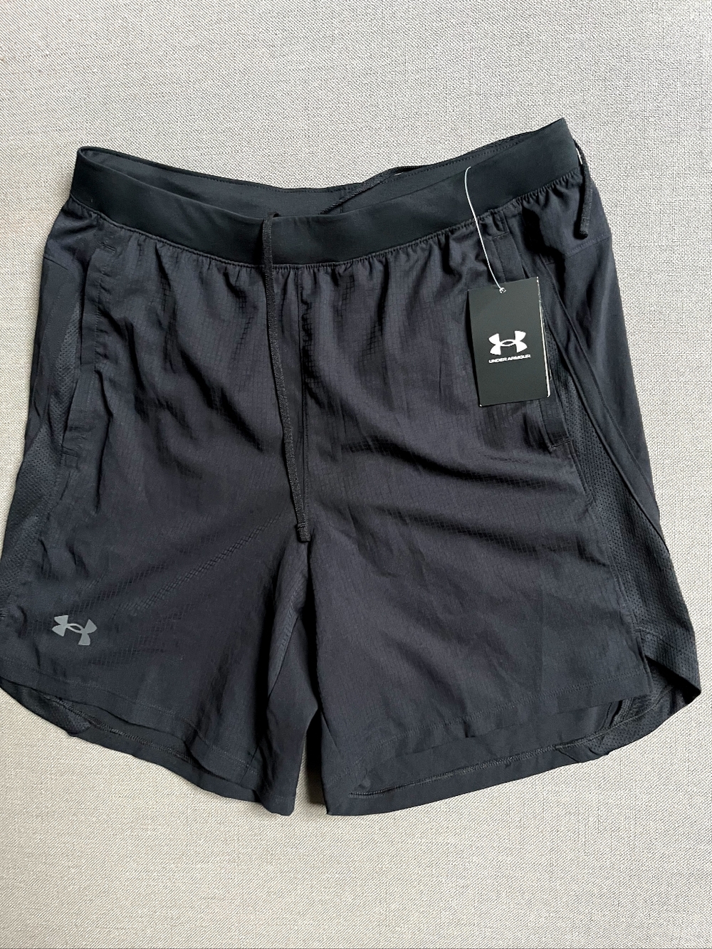 NWT Under Armour 7 Black Shorts Launch Fitted Size Large Running Shorts